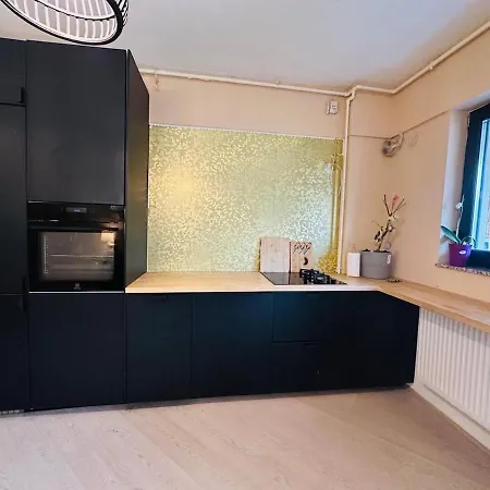 Luxuriant Facing Delta & Pine Forest Appartement Boekarest