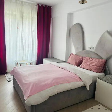 Appartement Luxuriant Facing Delta & Pine Forest Boekarest